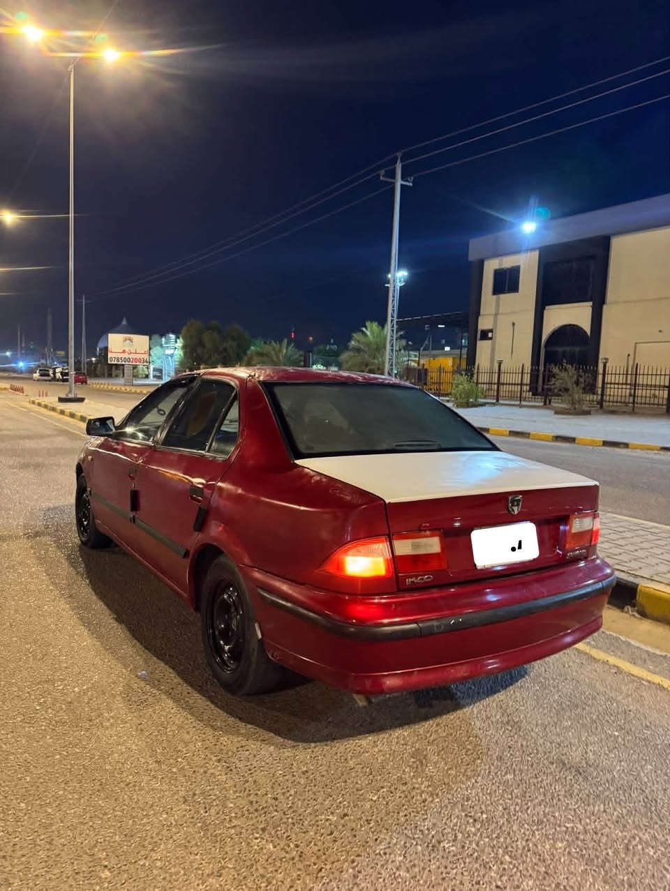 السلام عليكم 

سمند خصوصي لون ماروني
سياره كير مكينه حداديه تبريد ثلج تخم تاير 
سياره بس كشره شوفت عينكم سياره متجايه بدون شاصي سياره ما ذب عليه إذا جناي ومال خبزه 
رقم كربلاء الماني سنويه 2017 
تجي تكلب وتشوف سعرها ( 30 ) وبيها مجال 
مكاني النجف ***********
