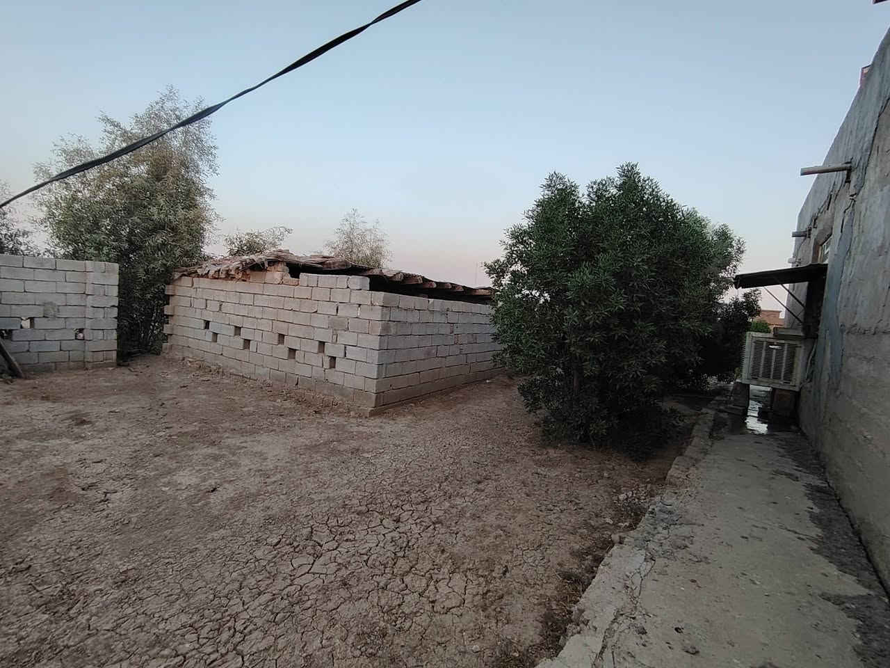 سلام عليكم
كاع للبيع اربع دونم  سند ٢٥ طابو

تحويل ثاني يوم

 متوفر ماء اسأله ونهر

مع دارين  سكن بناء حديث

موقع  قريه الزنابره قرب حقول ابو ليث طريق ناحيه لامام
الاستفسار ***********

