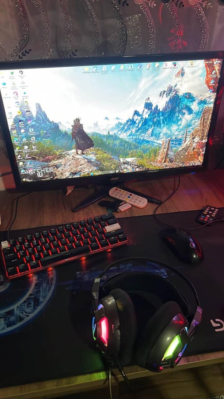 حاسبة للبيع و : بو فروتني 
موصافات
Cpu:intel core i5 12400f
Gpu:rtx 3060 12gb zotac 
Motherboard:h610 
Ram:g skill 3600 ddr4 16 gb
Psu:550watt
SSD:500gb nvme m.2
Hdd:1000gb+500gb
Case 5fan rgb control
Mouse logitech pro wireless 🛜 
Keyboard fantech rgb wireless 🛜 
Headphones bass booster 
Monitor acer 75hz full hd 
سعر الحاسبه مليون و مية و بيها مجال 1,100,000
سعر كمبوتري مليونك و سه د و مجال 1,100,000
واتس *********** دهوك, العراق
