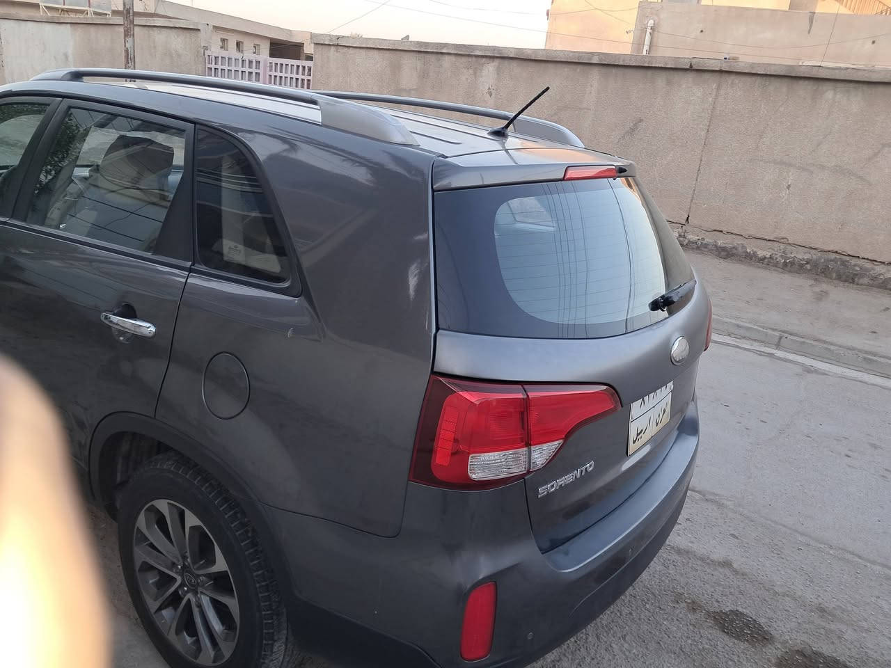 سورنتو ٢٠١٥ خليجي اربيل ٤سرندر للبيع بيه طخات بسطه موضحه بصوره نقص تبريد عطل سيارة جازه تخم تاير جديد سعر ١٧٠ وبيه مجال بسيط الاستفسار 
***********
