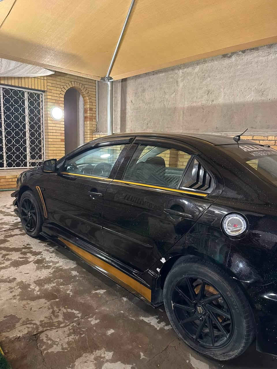 السلام عليكم
لانسر قرش خليجي GT فول. 2009 
بصمه تشغيل + ابواب + جنطه 
فول تحكم ستيرن
شفتات ستيرن
دمام خافي بلادي
محرك 2000
سلايد روف
شاشه اندرويد

غراض التحديث
دعاميه اماميه GTR
دعاميه خلفيه. EVO
EvO بنيد
GTR .دوسات
  لايت خلفي دازين الجديد ملون
فسفورات خلفيه led
سبايدر ايفو
سبايدر شفه
سكوبات مثلت كاربون

لونها اسـود غير محدد بيها شذرة متغير
مصبوغة عام
بيها خيط تبخير
السعر 85 وبيها مجال

مكان السيارة بغداد
***********
