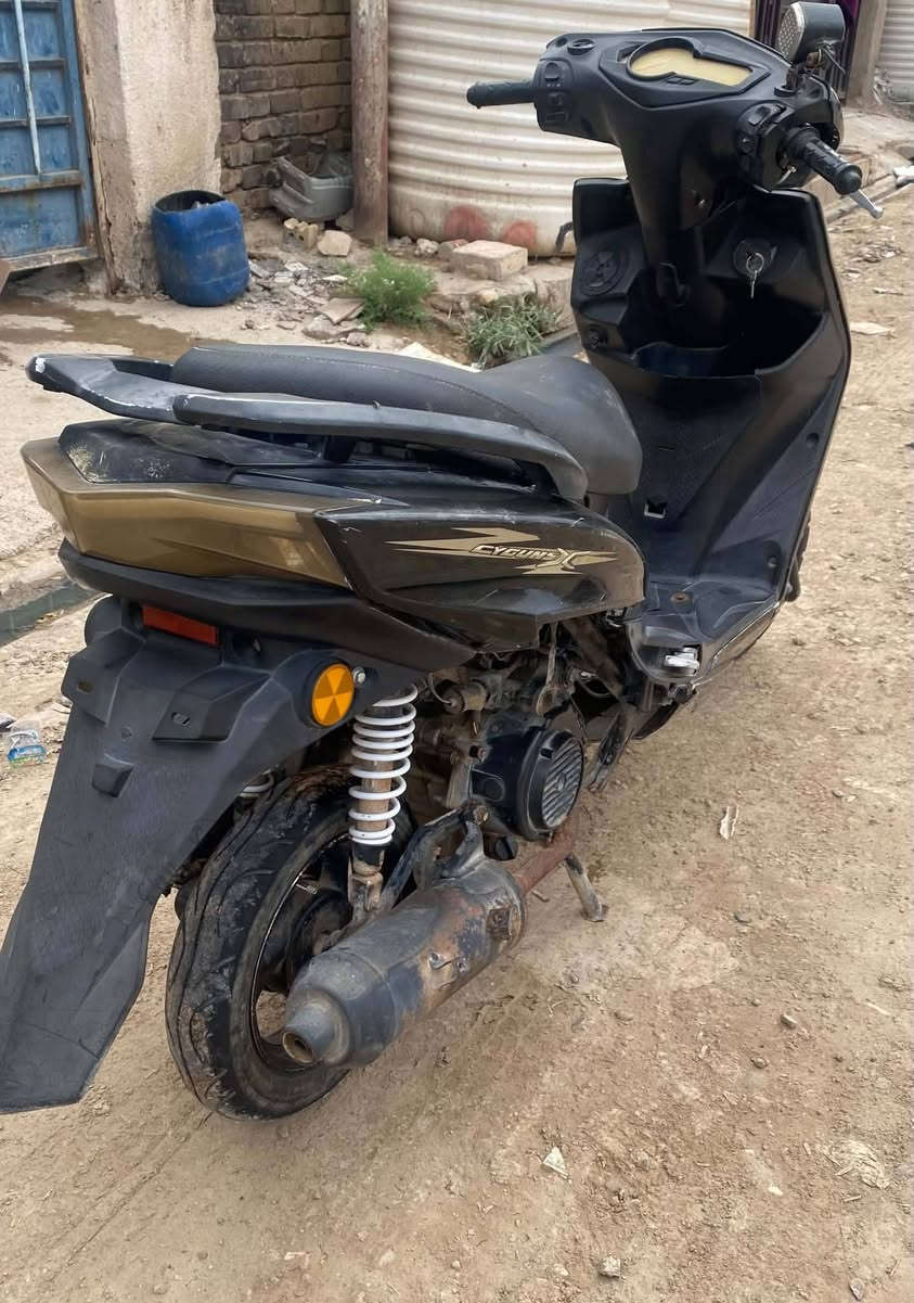 دراجه سكنس شمعه للبيع كهربائيات كلها شغاله سلف هندره شغال 
سعره 250وبيه مجال ‭

‭***********‬واتساب
