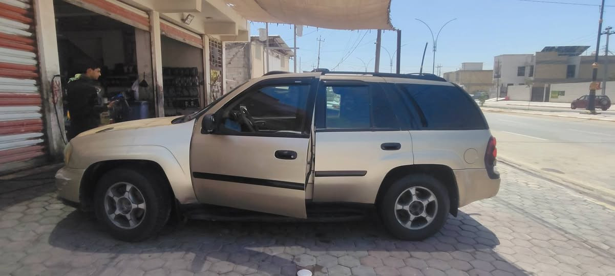 سلام عليكم شوفر ليت بلايزر رقم بصره نكليزي بسمي موديل 7 للبيع *********** السعر 75 مكاني نجف كوفه
