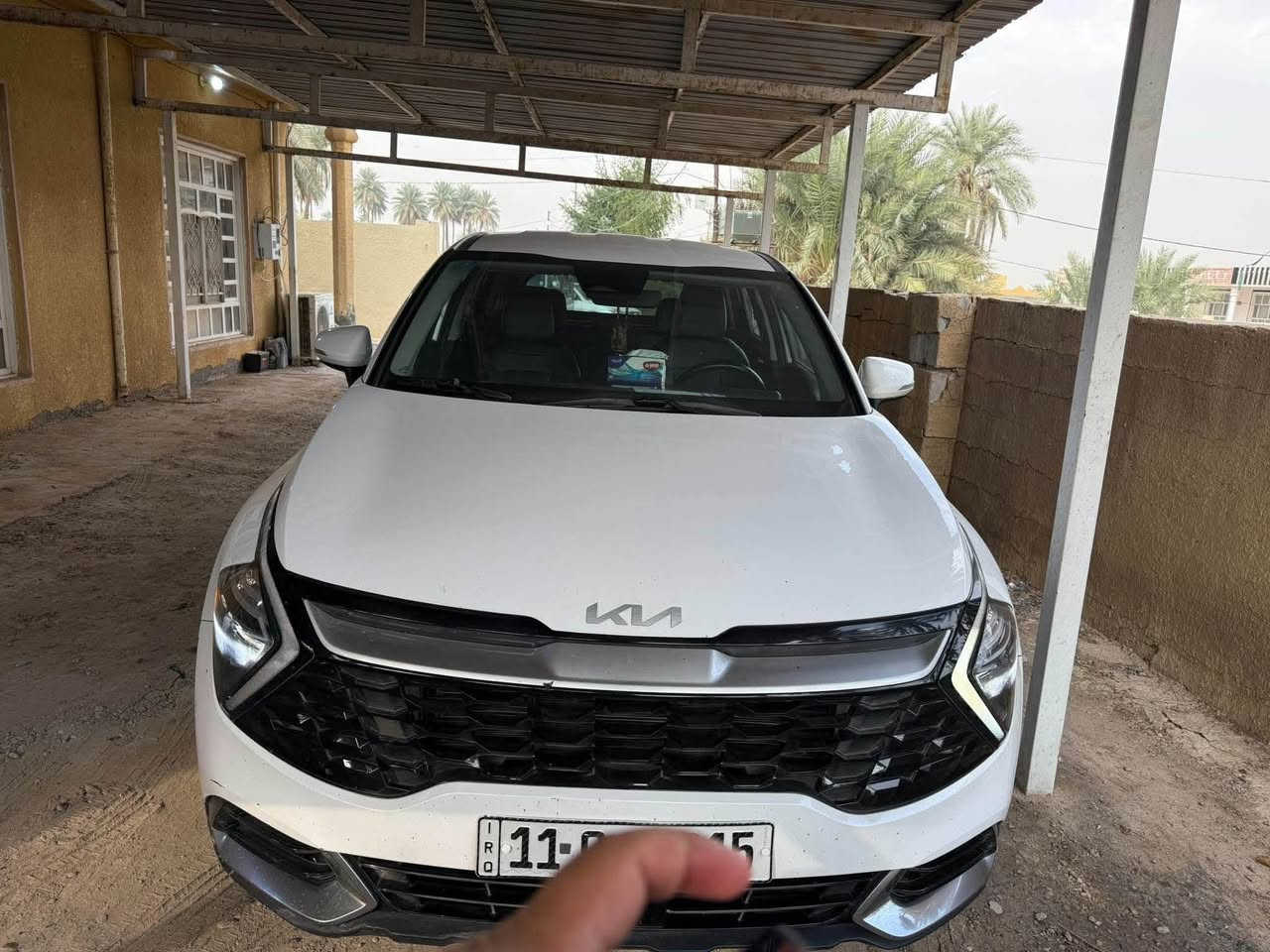 سيارة سبورتج موديل ٢٣ وارد امريكي
لون ابيض رقم بغداد فول نضافة داخل وخارج 
شاصي طويل فول مواصفات عدة الفتحة 
ضربة خفيفة جدا خسفات بالبوب ٢ لكن تعديل على الحار 
سعر190بيها مجال
***********
