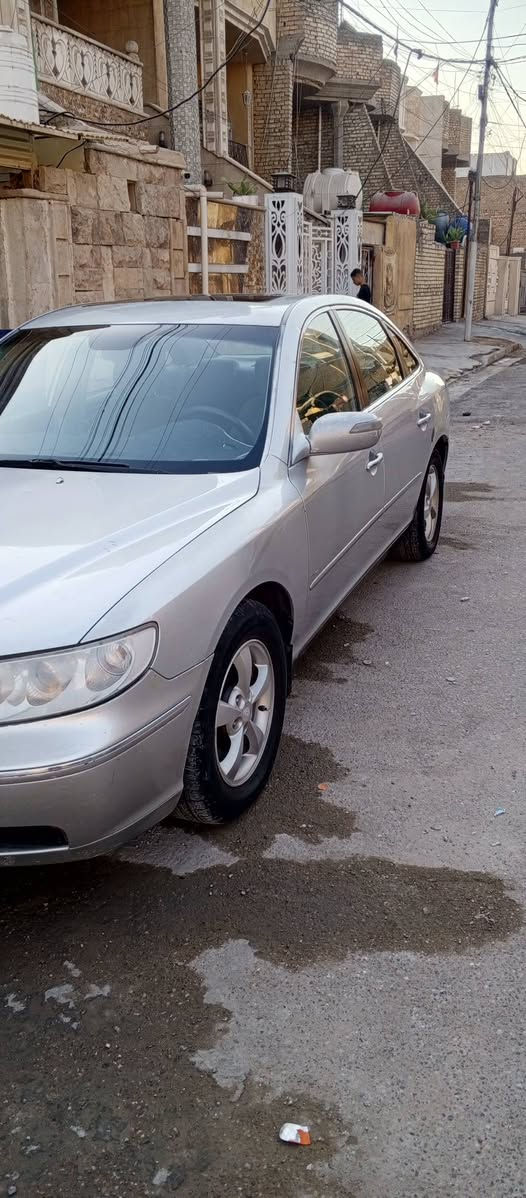 السلام عليكم 
هيونداي ازيرا خليجي 2008  مكينة 6 سلندر مكفولة لون سلفر بيها 3 قطع جراد بابين وجاملغ سيارة جاهزة  للاخير رقم بغداد تخم تاير صدر امامي وخلفي جديد  سيارة باسمي تحويل ثاني يوم 
للاستفسار  ***********

