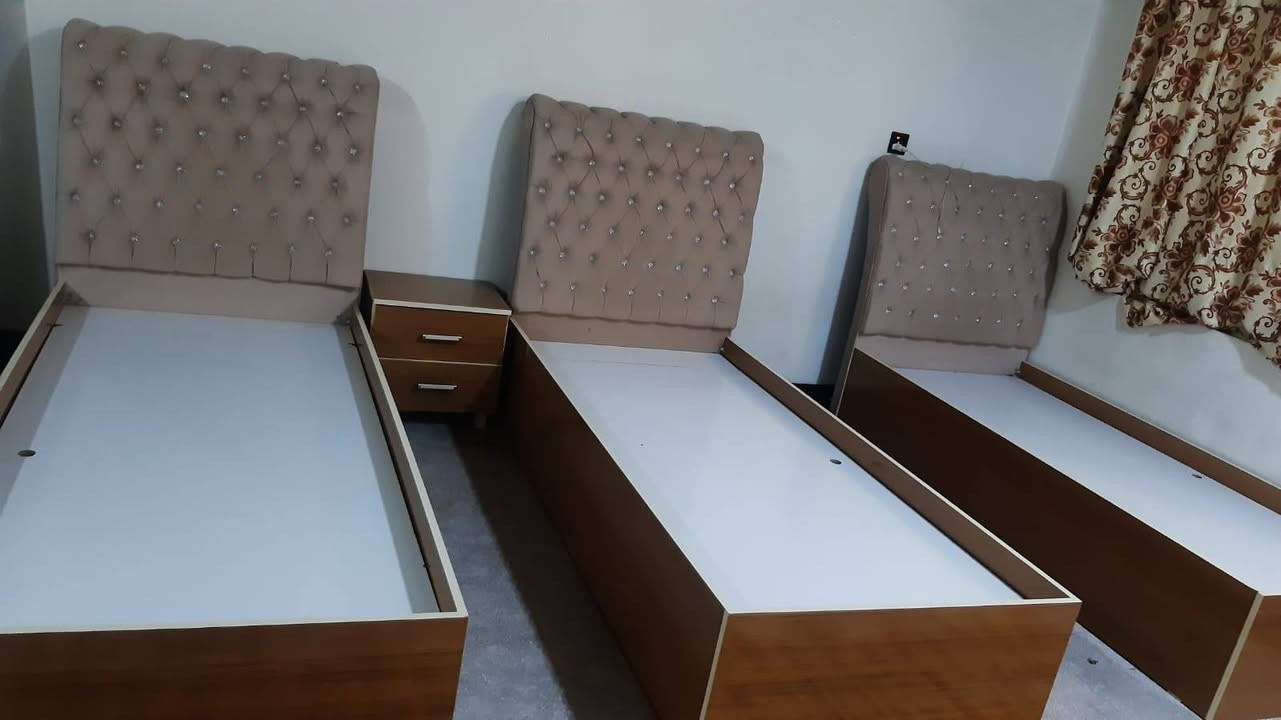 سلام عليكم غرفة مستعملة قليل بعدها جديدة *********** واتساب
