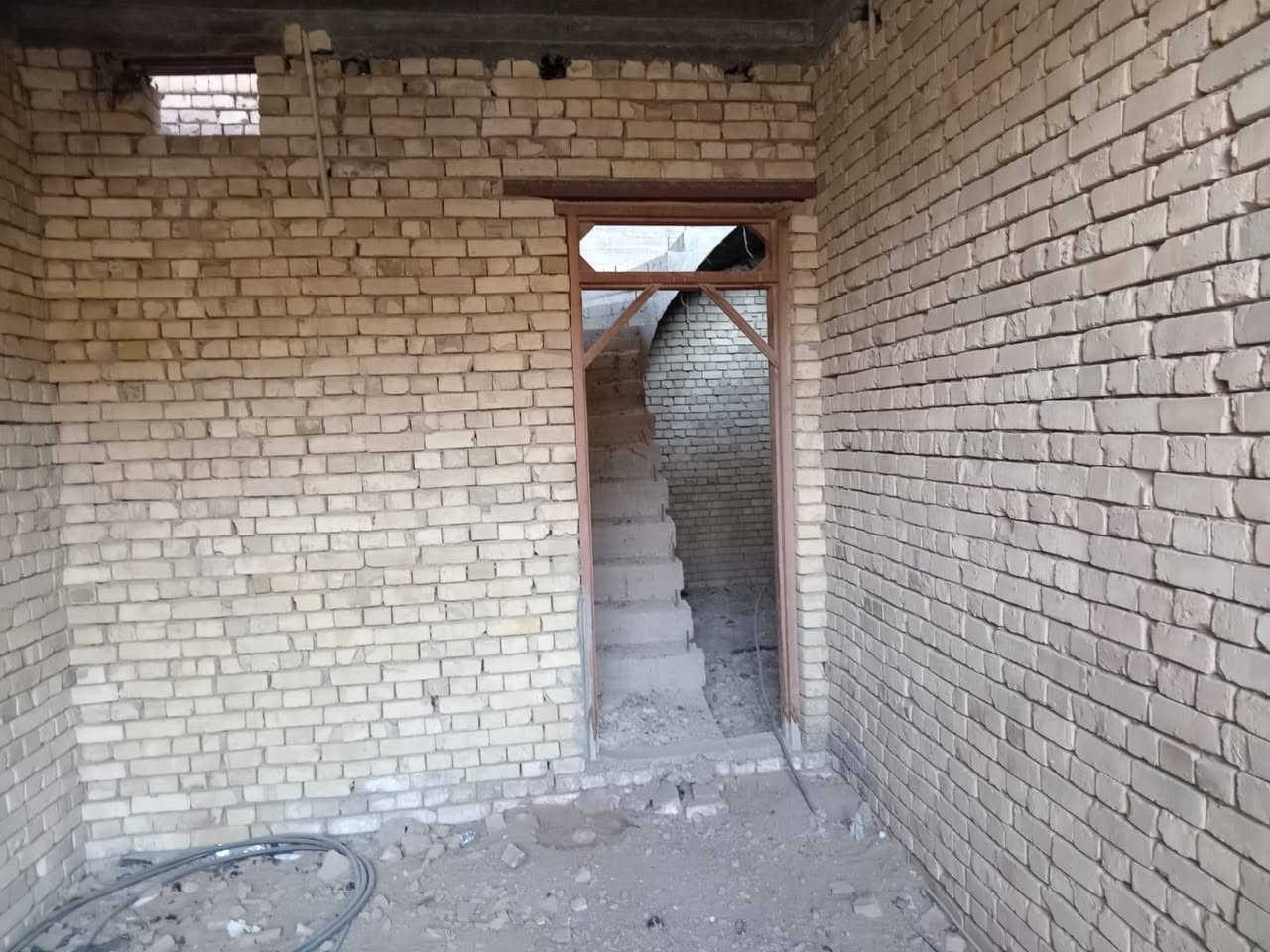 سلام عليكم
بيت هيكل للبيع. مساحه 150 متر.
عنوان البيت. الحولي نهاية الشارع الخدمي. 
السعر. 125 وبي مجال للطيبين. 
للاستفسار اكثر.  ***********
