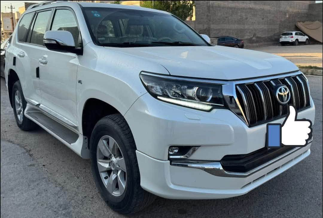 تويوتا لاندكروزر برادو (Toyota Land Cruiser Prado) للبيع
المواصفات والتفاصيل:
 النوع: تويوتا برادو (وارد SAS)  
 اللون: أبيض صدفي  
 المسافة المقطوعة (المشي): 28 ألف كم فقط
 الحالة العامة: بحالة ممتازة جداً زيرو.  
 المواصفات الداخلية:
 شاشة عرض لمس + كاميرا  
 تحكم مقود  
 فتحة سقف  
 دواخل بيج مع تخشيب أنيق  
 كراسي مغلفة بحالة ممتازة  
 المواصفات الخارجية:
 سبولر خلفي  
 حساسات  
 إسبير علاق  
 ويل كوروم الأصلي  
 المكان: الانبار - الرمادي
 السعر: 420 ورقة
للتواصل والاستفسار:
 رقم الهاتف: ***********
