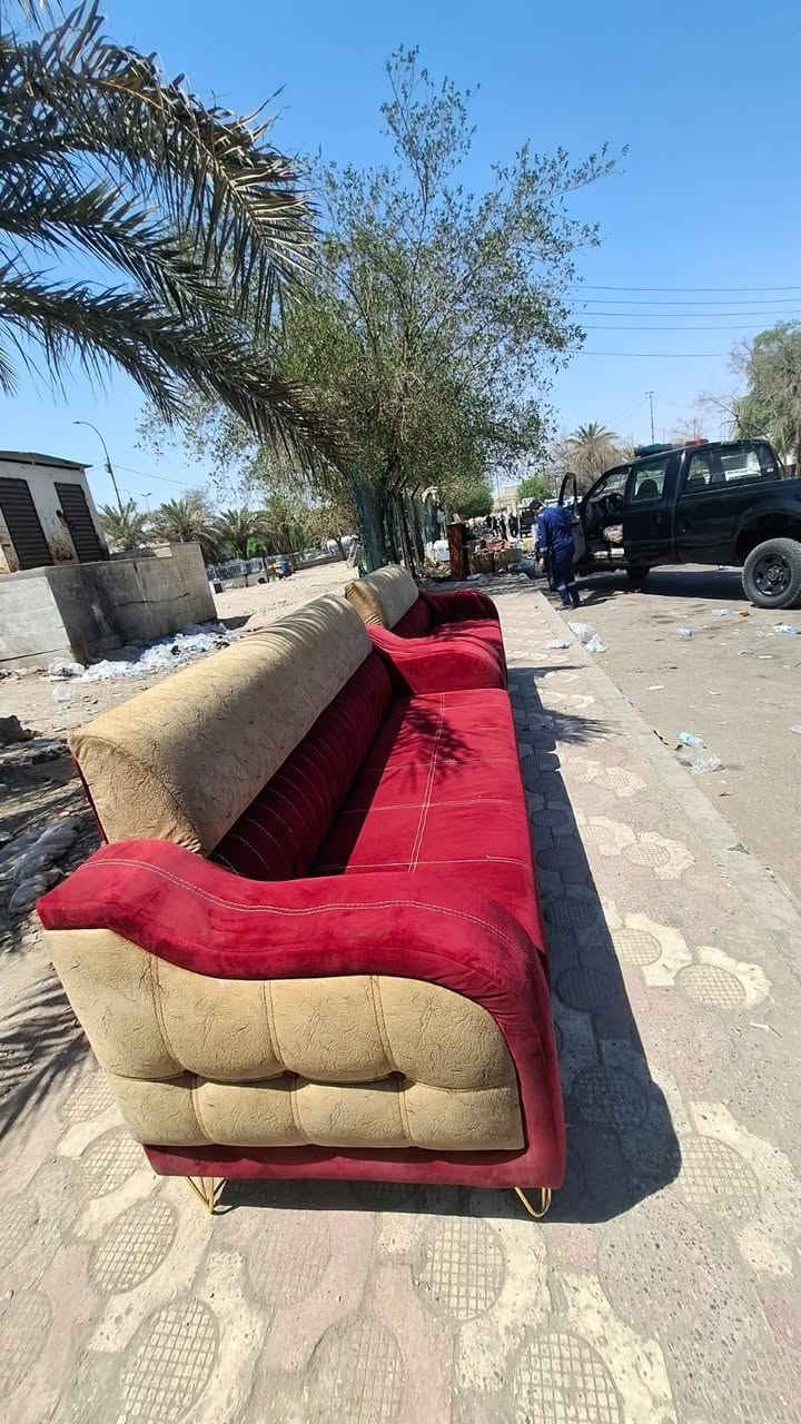 ديوانيه شارع الخصيمه السايدين قرب زها مول الجهه الثانيه جهه قصابيه السجاد داخل الفرع بضبط يوجد خدمه توصيل *********** ديوانية, القادسية

نص مكتوب في الصور:
- تخم تركي ٨مقاعد كلش نضيف
