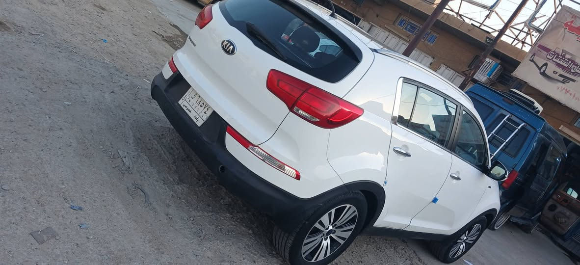 سبورتج ٢٠١٥ خليجي مكفوله من صبغ ومن بارد ومن فتح  مكينه ٢٤٠٠ فور ويل  سياره فول مواصفات سعر ١٦٠ وبيه مجال مكان بغداد زعفرانيه ***********

