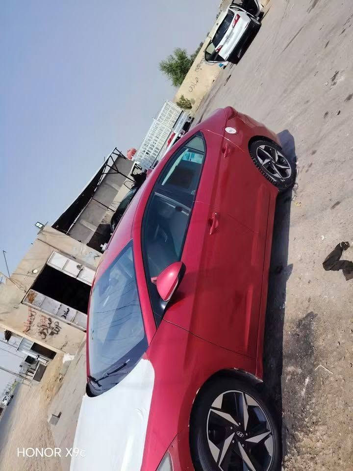 النتره البيع ٢٠١٧ جاهزه من كلشي تحويل مباشر كير مكينه مالي ٢٠٢٥ تخم تاير تبريد ثلاجه حداديه جاهزه الخير السعر ٩٨ وبيها مجال قليل ***********

نص مكتوب في الصور:
- HONOR X9c
- HONOR 5G