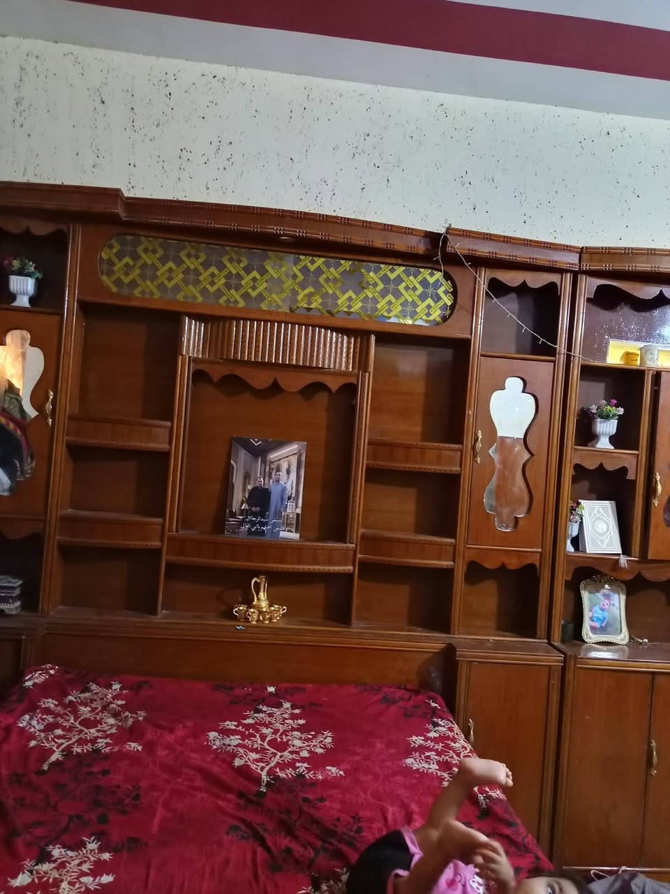 توجد غرفه البيع السعر ٨٠٠ الف نضيفه كلش الاستفسار اتصل ع ***********
