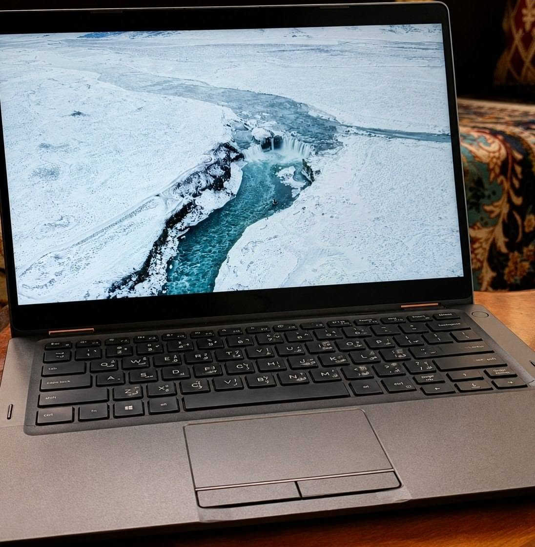 🔥 لابتوب مواصفات راقية للبيع (لمس وقلم) - بسعر مناسب 🔥
💻 المواصفات الأساسية:

المعالج: Intel Core i7-8665U (جيل ثامن، أداء سريع وممتاز)

الرام: 16GB (مثالي للمهام المتعددة والبرمجة بدون تعليق)

الخزن: 512GB SSD (سريع جداً بالإقلاع ونقل البيانات)

كارت الشاشة: Intel UHD Graphics 620

الشاشة: تدعم اللمس (Touch) بـ 10 نقاط + دعم استخدام القلم ✍️ (ممتازة للطلاب والتأشير)

النظام: 64-bit جاهز للاستخدام.

📌 ملاحظات:

الجهاز عملي جداً، يخدمك بالدراسة، الاستخدام المكتبي، والتصفح.

للأمانة: البطارية حالتها متوسطة وتمت مراعاة هذا الشيء بالسعر.

📍 المكان: (النجف الأشرف) توصيل محافظات موجود( إذا جنت بالنجف تكدر تستلمها مباشر
💵 السعر: (375 بيها مجال )
📞 للتواصل: ( *********** واتساب  )
