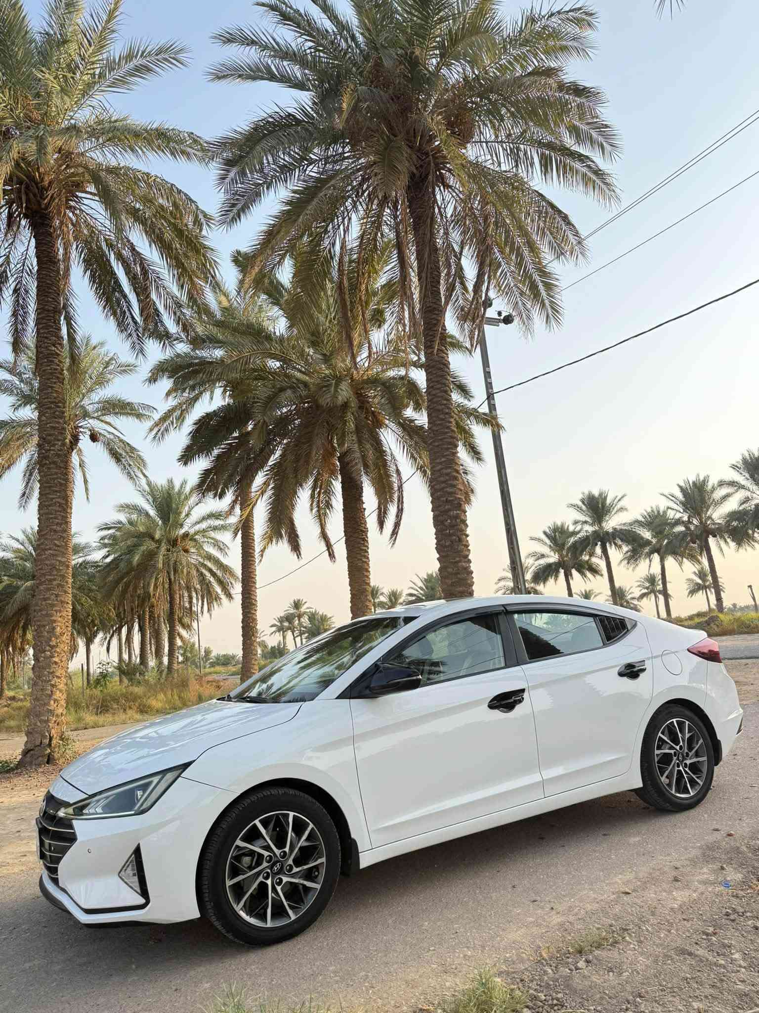 السلام عليكم
للبيع ألنترا خليجي موديل 2020 مكينه  2000 فول مواصفات رقم  بغداد بإسمي شرط تحويل ثاني يوم هزه جديده سنويه جديده مكفوله كفاله عامه من التبديل والصبغ بيها فقط شبر بارد بالهلال مال الجاملغ الخلفي جهة اليمين موضح بالسونار السياره ماشيه 123 ألف كيلو متعهد گير ومكينه وتبريد ثلچ منظومة زنون جديده السياره 1/1  .
السعر 155 وبيها مجال للشراي  .
***********
