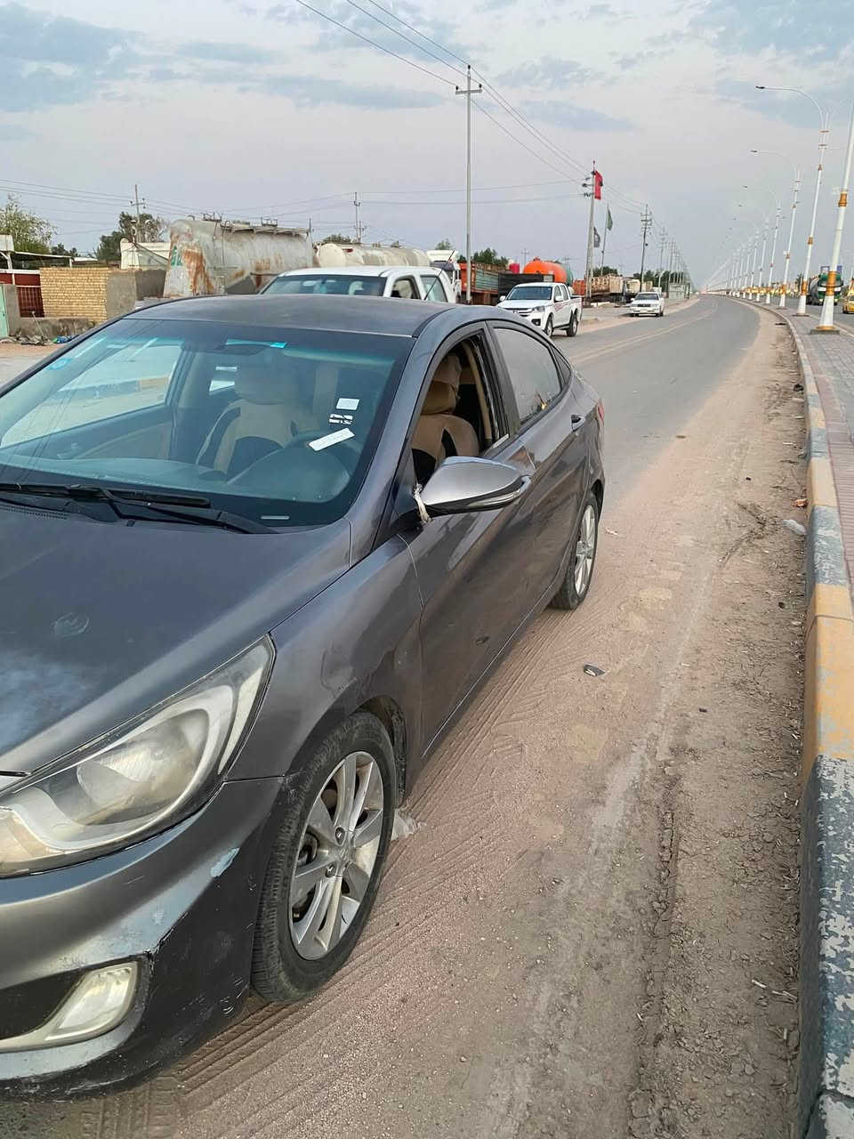 أسلام عليكم . اكسنت ٢٠١٥ بيه بارد بجاملغ الأمامي مكفوله من الصبغ والمعجون  فقط البارد مكينه ١٤٠٠ سنويه ٢٩ بسمي 
 مداور شوكت ما يعجبك كير خير من الله   تفاصيل اكثر راسني واتساب او ماسنجر *********** (حداديه جديده وتواير مو نفس البصوره حجم ١٤ ويلكب جدد )

