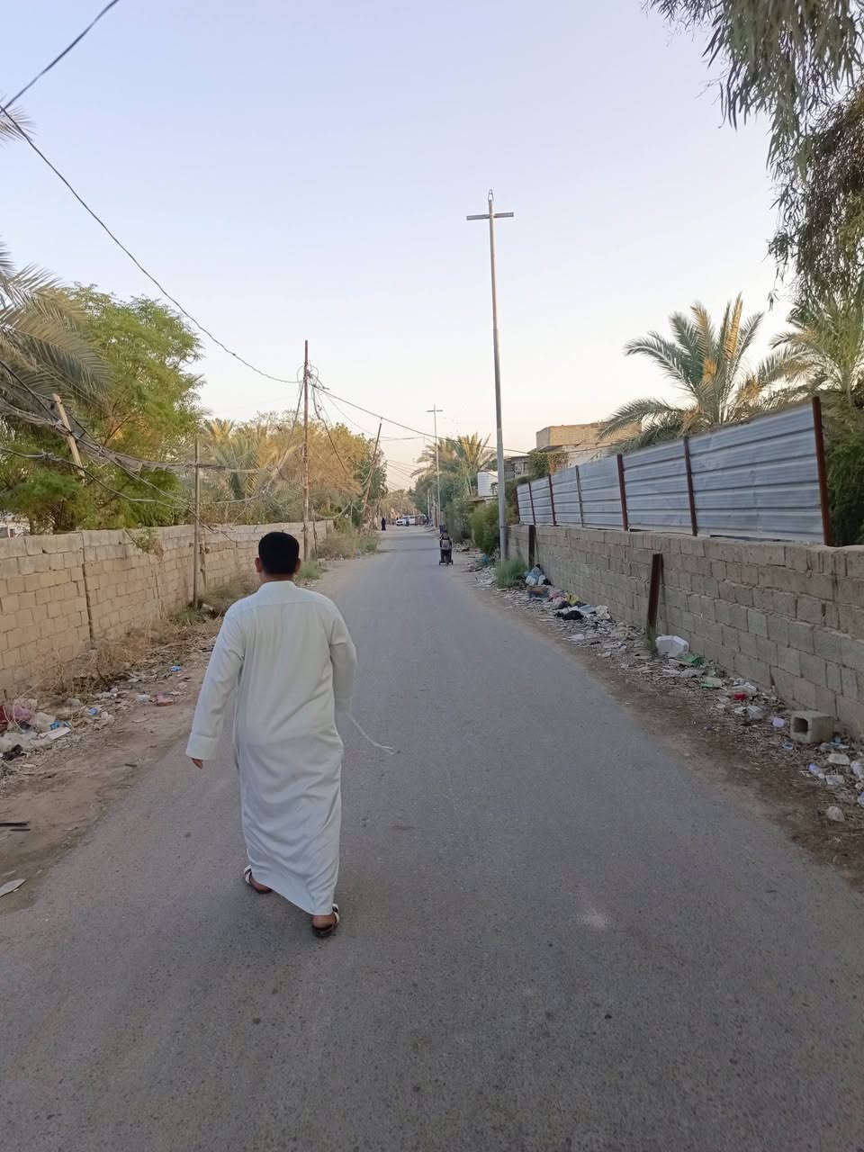 قطعه 100متر موقها ابو شمع ***********
