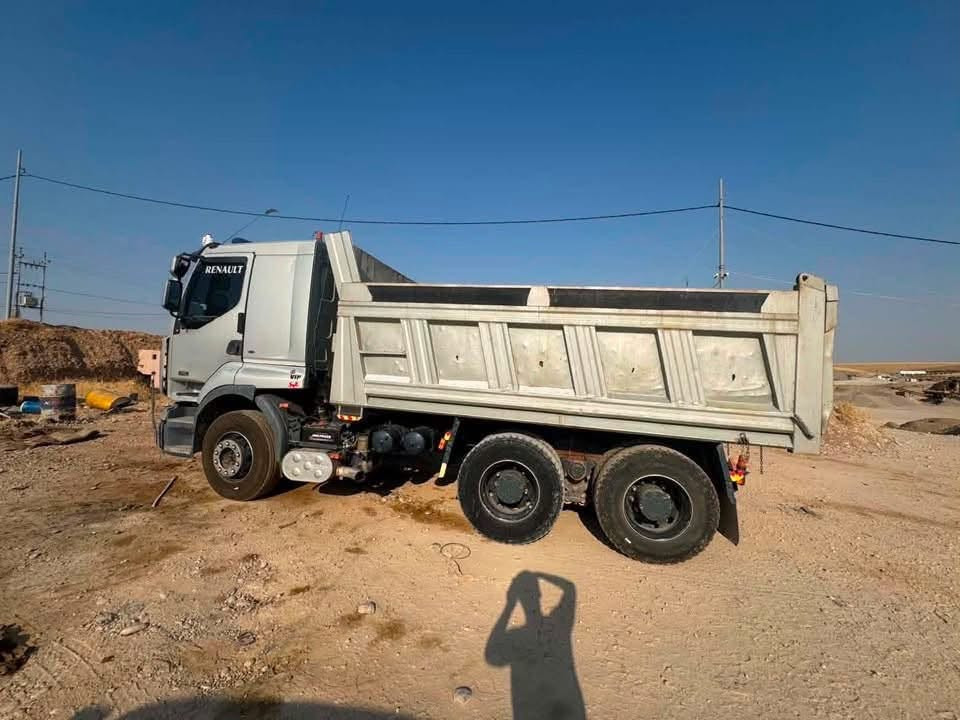 للبیع بۆفرۆشتن
مودێل ٢٠٠٠
ڕقم سەنەوی دهۆک
شانصی پاکە 
مەمجوعەیە 
تاقم تایەی لۆکە
قەمەرە بئ بۆیاخە 
مەکینە ٤٠٠ پەمپ نۆزڵە
هەموو گیانی بەشەرت 
***********
***********
کۆڕەکە وەپسپەپ ڤایبەر لەسەرە
