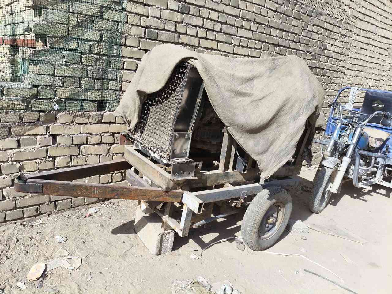 3مولده كيه عندي
الوحده علا مليون و500شرط الشغل 
وحده بس مكينه بسعر 100فول
كربلاء 
***********
