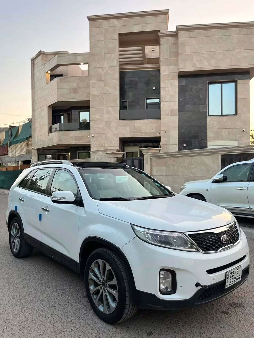 للبيع  السعر 148
￼كيا سورنتو 2014 خليجي
رقم أربيل الجديد باسمي تحويل مضمون 
السيارة بيه فحص سونار مرفق بالمنشور 
قطعة وحدة صبغ محرك السيارة مجفت 

المواصفات: بانوراما - كشن كهرباء - داخل لونين 
حساس امامي و خلفي - LED امامي نهاري 
ويل كب كروم - اشاير بل مري - مري شفط 
محرك 4 سلندر 2400 - ماشية 109 الف كم 
تبريد 3 قطع - شاشة - كامرة دوارة 
فول تحكم ستيرن - نظام ايكو - بلوجكتر 
بردات خلفية - 7 راكب 

مكان السيارة بغداد الدولعي قرب الكاظمية
للتواصل والاستفسار على الرقم
***********
