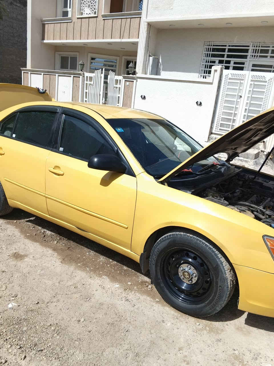 السلام عليكم 
سياره سوناتا للبيع موديل 2008 مدينه 2400 دوش بيهه منظومه غاز مبدل بيه جاملغ وبنيد تبريد شغال مكينه كير خير من الله السعر مال بيع 70 ورقه علما اريد ابيع لان عندي عمليه ومحتاج فلوس للاستفسار ***********
