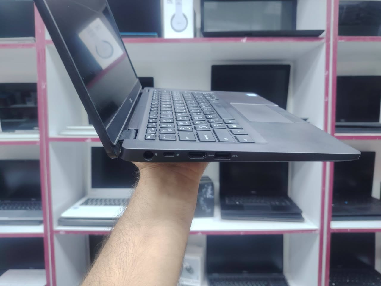 🔥 لابتوب جيل ثامن بسعر 220 ألف فقط!

إذا تريد جهاز أنيق وخفيف وسهل بالحمل، Dell Latitude 5300 خيار مناسب للجامعة، الدوام والشغل اليومي 💻👌

🔹 المواصفات بشكل بسيط:
✅ Core i5 الجيل الثامن — أداء سريع للشغل والدراسة

✅ RAM 8GB DDR4 — تفتح أكثر من برنامج بنفس الوقت، وقابلة للتطوير

✅ SSD 256GB M.2— تشغيل سريع وفتح البرامج بدون انتظار

✅ شاشة 13.3 إنج FHD بدقة 1920×1080 — صورة واضحة ومريحة

✅ كارت شاشة داخلي Intel بذاكرة مشتركة تصل إلى 4GB

🎁 ويجي وياه:
✅ شاحن
✅ حقيبة + ماوس + ماوس باد
✅ تفعيل Windows وتثبيت Office مجاناً
✅ تنزيل المتصفحات ومواقع التواصل مجاناً
✅ فورمات ودعم ويندوز مجاناً لمدة سنة

🛡️ ضمانك وراحة بالك:
• 14 يوم ضمان استبدال بحال ظهور أي خلل
• ضمان صيانة لمدة 3 أشهر
• فحص كامل قبل الإرسال
• تگدر تفحص الجهاز أمام المندوب

💰 السعر: 220 ألف دينار فقط 🔥

📍 بغداد – الأمين الثانية 

📱 واتساب:

***********

📩 راسلنا على واتساب، وإذا هذا الموديل ما يناسب احتياجك، أي نوعية ببالك نوفرها إلك.
