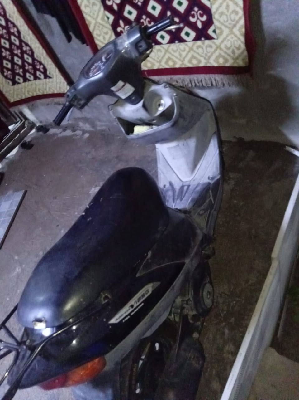 سلام عليكم دراجة للبيع دراجة نضيفه ومتروكه اب نفس لحضه سعر ٣٠٠ وبيه مجال
*********** 
مكلف بل نشر 🙅

