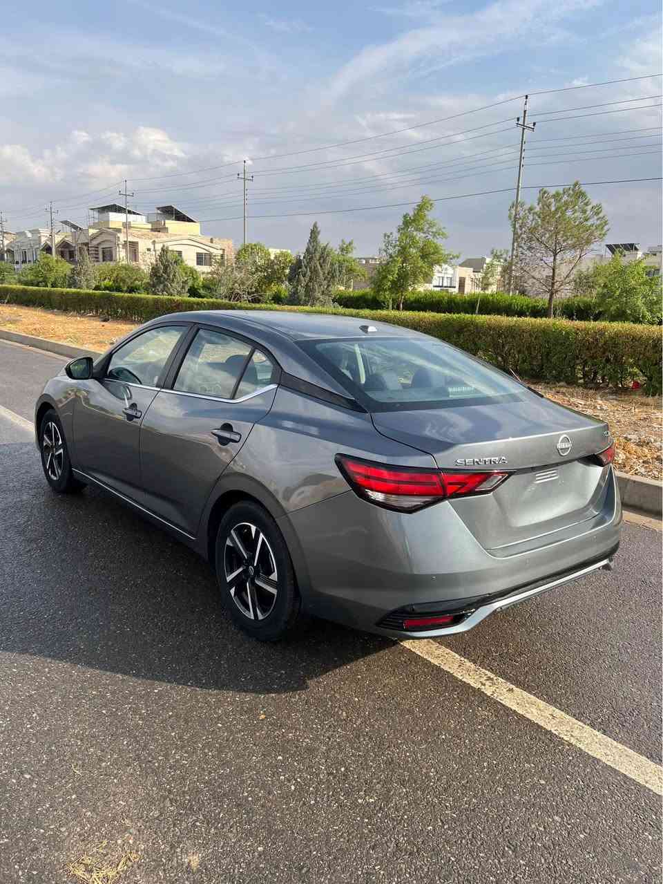 نيسان سێنترا مۆديل ٢٠٢٥ مواسەفات sv پێش کەپس سەيارەکە نموونەيە لە جوانی ئێرباگ هەمووی سەلامەتە ئەوەی لە رسمەکە ئاماژەم پێدايە هەرئەوەندەی سبوغه سندوقەکە بويتە کلێر پشتيشی هەرئەوەندەی هەيە کە لە رسمەکە ديارە شایەنی باس کردن نيە تازە داخيل بووە کاتی نەشکايە سەحری ١٣٣ و محامەلە رەقەم تەلەفۆن*********** أربيل, العراق
