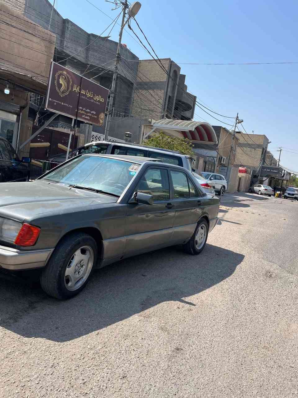 االسلام عليكم مارسدس 190للبيع او مراوس موديل 1990محورة كير ومكينه ونجي قواعد دبلات بلادية مكفولات رقم بغداد انكليزي سيارة عايزة ترتيب السعر 35وبيه مجال مكان السيارة النجف كوفة شارع المطار للستفسار ***********
