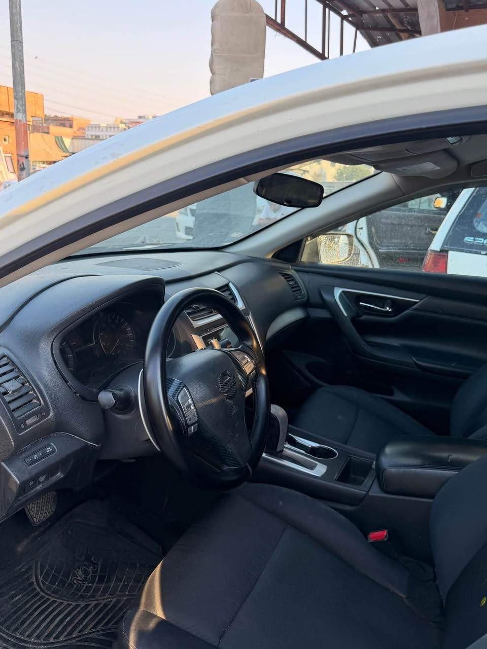Nissan Altima 
مؤدیل 2017
مواسافات SR
لێدراو ٤پارجە سبوخ
پێشو پشتی جەمپی هەیا
سەیارەکە هین من نیا ئەوا رەقەم خەوانی
ژ.م *********** أربيل, العراق
