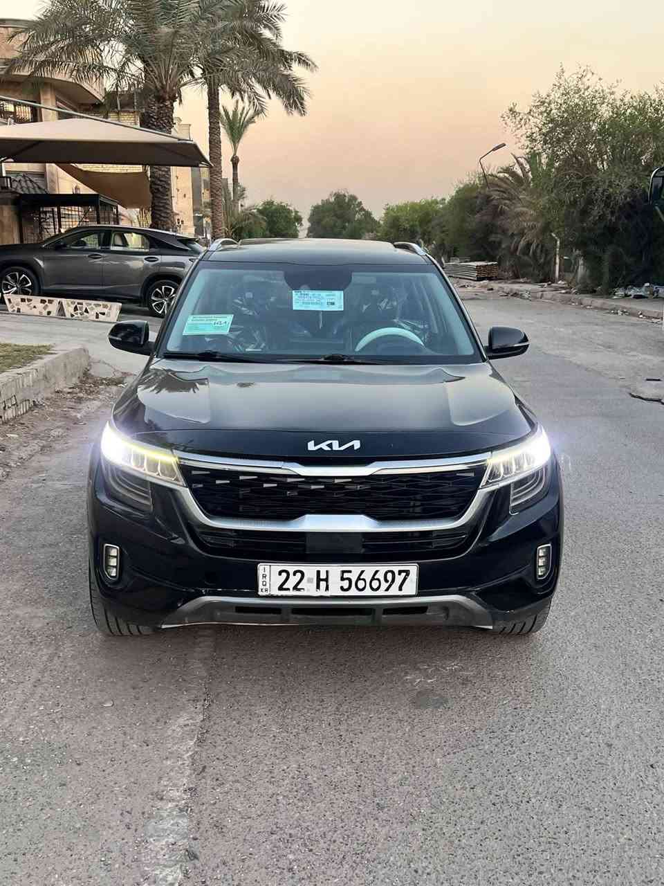 على بركة محمد وآل محمد 
كيا سليتوس موديل 2022 
فووووول اللاخير أعلى مواصفات بلسليتوس 
(كفاله) عامه عدا بارد كد شبر بين الجاملغ ولباب وين مايعجبك افحص  فتحه بصمه تشغيل عن بعد بصمتين بصمه أبواب قيادة ذاتية نقطه عمياء 
اشاير بلمري رادارات أمامي هاند بريك دكمه شاشه اعطال (رقاصه) داخليه تبريد قطعتين امامي وخلفي ثلج
شاشه (كار بلي)  توقف ذاتي  
كشنات جلد تبريد وتدفئه 
كشنات الخلفية تدفئه كامرة دواره 360 درجه تحكمات ستيرن فول  لايت  لد (ELD)  5عدسات بكلايت  لد ... شاحن واير خلفي وامامي
ماشيه 41 كيلو صدر امامي وخلفي 
....تخم تاير جديد 
رقم اربيل  (الدولي) باسمي هزه وسنويه ماسقطات كله جديد تحويل ثاني يوم مكاني بغداد سعرها 148 وبيها مجال قليل
 ماكو هيج سعر وهيج نضافه ***********
