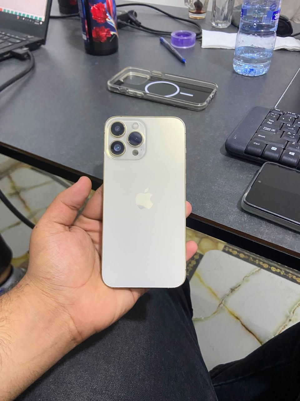سلام عليكم
آيفون ١٣ برو ماكس
مثل ماموضحلكم بل صوره
مبدل شاشه 
بطاريه اصلي مال تفصيخ 🔋 
كأمره اصلي 📷
سعره ٤٥٠ وبي مجال 
حله القاسم 
***********
