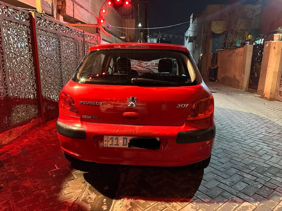 السلام عليكم
بيجو فرنسي 307 موديل 2006 رقم بغداد انكليزي
محرك( 2200 )مرغوب  بيها جراد بالبنيد 

رقم الهاتف : ***********

السعر ٥٠ وبيها مجال
