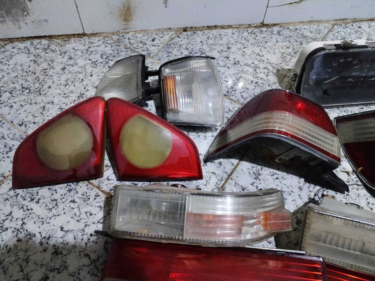 سلام عليكم للبيع غراض شاشه مع إطار النترا ٢٠ ترهم جميع السيارات الشاشه  ماخذهه ب١٢٥ سعرهه ٧٥ +مسجال راس ثور  ب١٠ +عينه جديده شرط شغل راس ثور ب٣٠ +لايت راس ثور تكم كامل جيب وشد سعره ٣٠ +زوج صطاب راس ثور فلات جدد سعرهن ٣٠ +زوج اشاير راس ثور تكم ثنينهن ب١٠+اشاير جوه بداعميه راس ثور فلات ثنينهن ب١٥+صطابات راس ثور تكم ثنينن ب٤٠ +زوج اشاير وره كورلا ب١٥ المكان البصره قضاء المدينه
اتصل وتدلل إذا تريد توصيل هم موجود ***********
