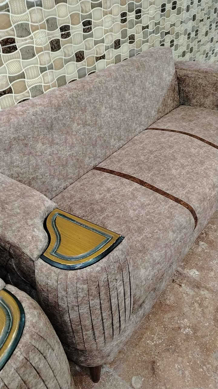 تخم فصال عراقي موديل تركي 8 مقاعد نظيف جدا مابي اي ضرر السعر 275 بي مجال بغداد الحبيبية *********** الشراي يتصل واتساب وبالخدمة بغداد, العراق
