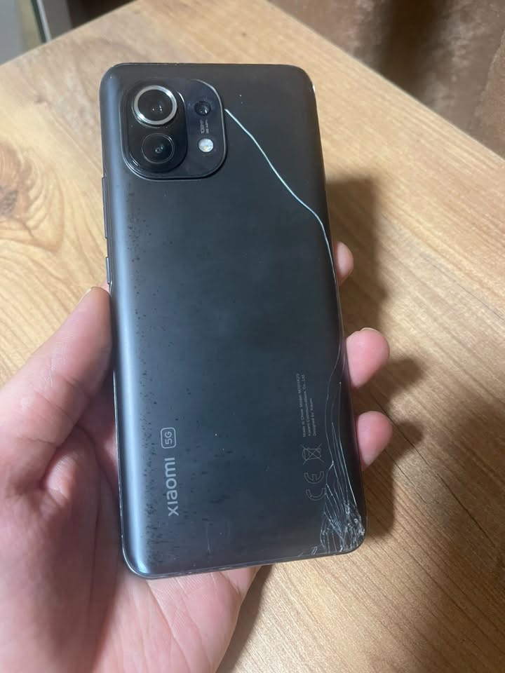 السلام عليكم للبيع شاومي mi 11 ذاكره 256 عشوائيه 12 بي فقط فطر بل ضهر باقي كله مكفول السعر 200 الف مكاني بغداد تواصل على الرقم *********** واتساب اتصال
