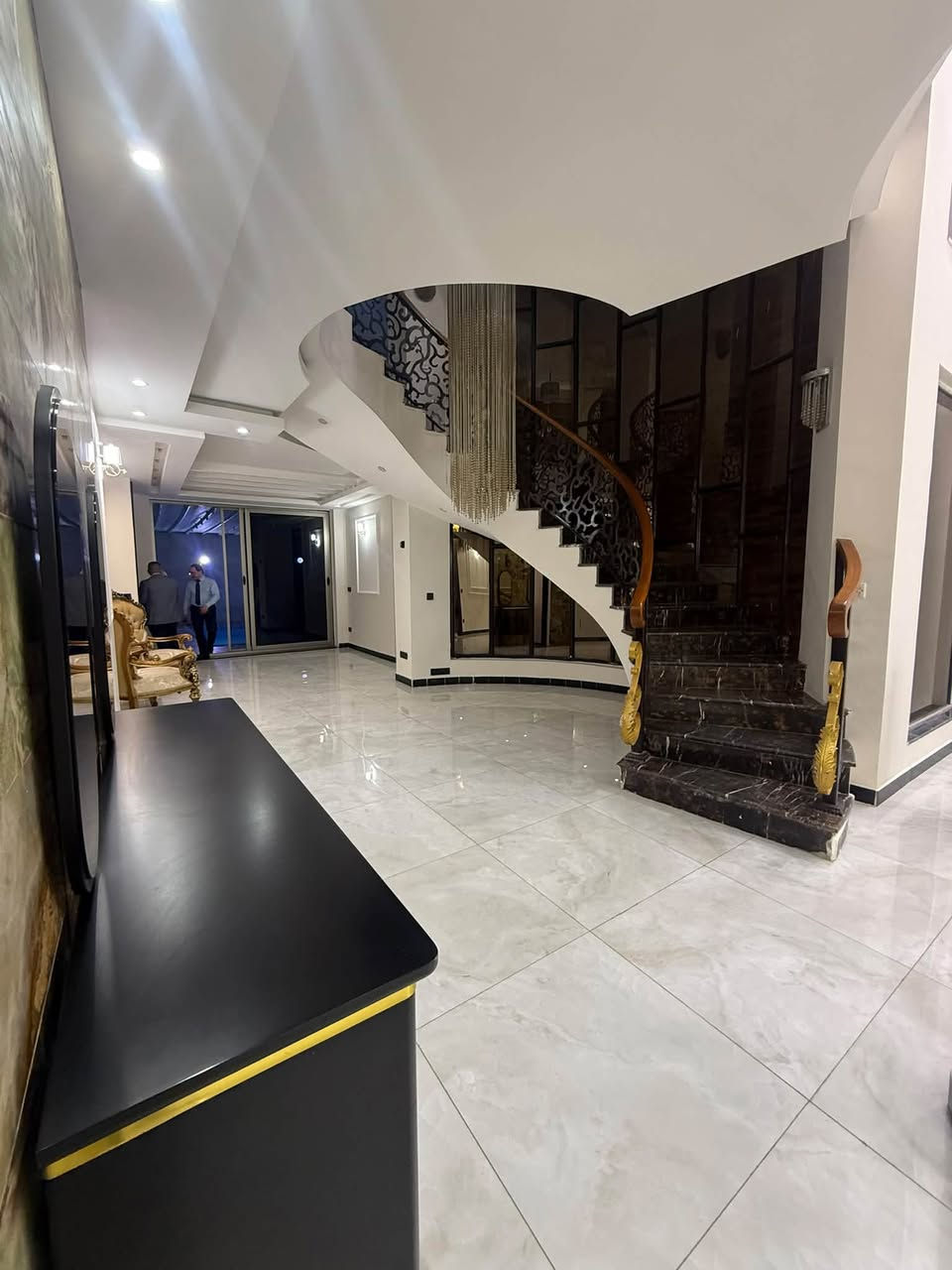 العرصات الهندية • ٣٥٠م • مقر شركات