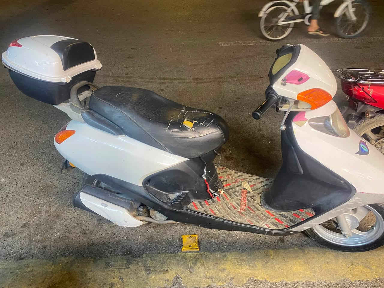 سلام عليكم
ماطور للبيع 
350 وبيه مجال قليل 
📞: ***********
