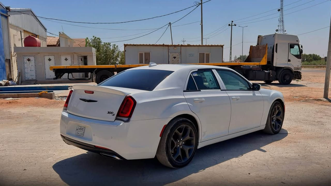 كرايسلر 300 • موديل ٢٠٢٢ • ماشيه ٥٣ مايل