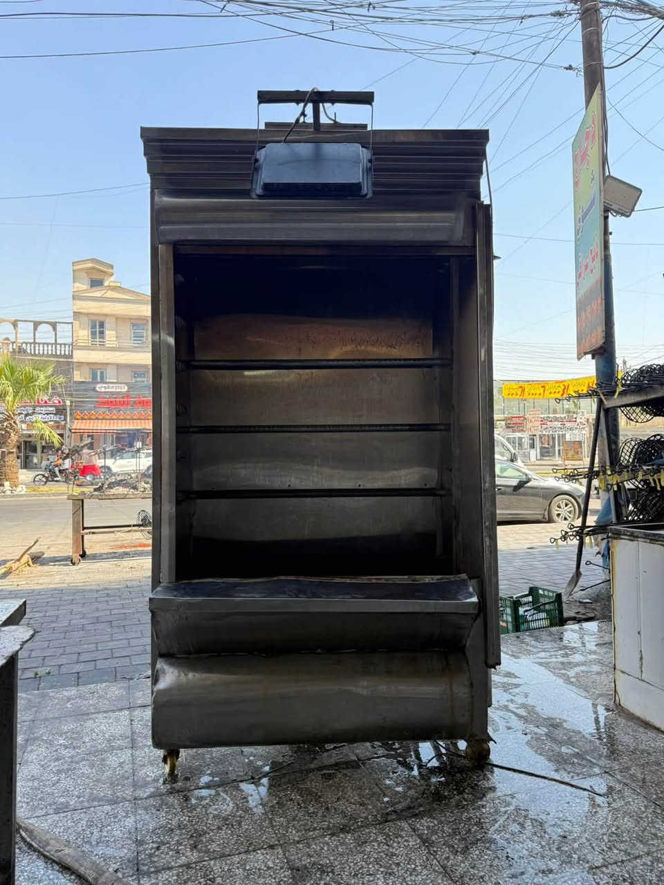 شواية دجاج اكبر حجم ستيل كير بوكس جديده  السعر 700 الف العنوان بغداد حي البنوك هـ  ***********
