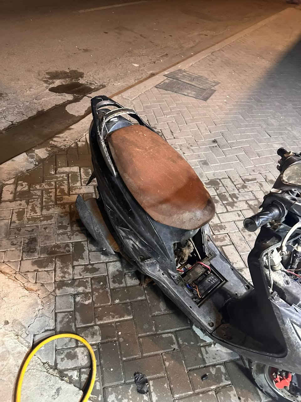 سلام عليكم دراجه للبيع طفت وضاع سويجها وتركتها من زمان ابيعها على حطتها  قيمو بما الله يرضي*********** مكاني بغداد زيونه

