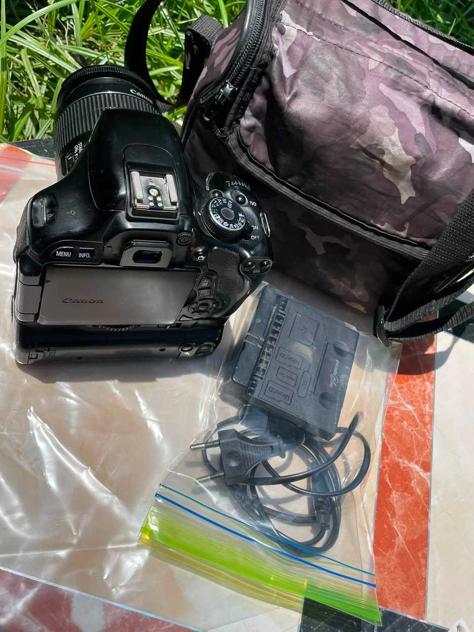 للبيع كانون Canon
600 D 

الملحقات 

جنطه درع ضد الكسر ( عسكريه)

كرب حامل بطاريات

بطاريات عدد 2

حزام كتف

تحويله للحسابه وللتلفون

عدسه 55.18 اوتو 

فلاتر عدسه

الكامرا نظيفة بمعنى لكلمه كامله كل ملحقاتها 

(مكاني بغداد )

للاستفسار اكثر التواصل ع سعر خاص او واتساب ***********
