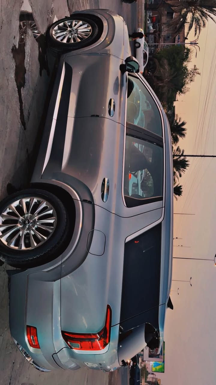 ﷽
للبيع او مراوس بسيارة اقل 
‏Hyundai palisade  2020 calligraphy
هونداي بلسايد كلگرافي 
الموديل :2020
الون : سلفر 
العداد : 87 م

الضرر : بنيد فقط وجاملغ بارد بدون دگة جاكوچ داخلي 

المواصفات :-
1-شاشة عرض داتشو 
2-المحرك   v6    3.8 
3-بصمة تشغيل + بصمة ابواب )  
4-يو اس بي جميع الكشنات (شاحنه)
5-فتحة سقف +بانوراما
6-سماعات هارمن كاردن عدد 16
 7-رادار امامي  + خلفي 
8-حساسات امامي + خلفي 
9-كامرات عدد 6  360 درجة 
10-كشنات امامي خزن ميموري 
11-كشنات كهربائي تدفئة وتبريد🥶
12-انارة داخليه (محيطيه) + انارة دشبول 
13-بردات جانبية
14-تبريد مركزي امامي + خلفي منفصل التحكم
15-تحكم ستيرن + شفتات
16-تدفئة ستيرن 
17-مرايا هيتر + تعتيم 
18-صندوق كهربائي وحساس عند الاقتراب
19-وضعيات قيادة  (5)
20-ويل كب حجم  20 
21-اوتو هولد + نقطة عمياء 
22-سايد بريك بصمة + مثبت سرعة
23-شحن وايرلس 
24-إشارات بالمرايا  + إشارات جانبيه
25-اوتو هولد 
26-تحديد مسار
27-شاشة  كبيرة
28-تشغيل عن بعد .
29-كشنات تدفئةتبريد
30-دفع رباعي 
31-نظام مانع انزلاق 
32-نظام نزول منحدرات
وبعد بيها هوووواي مواصفات معروف الكلگرافي الVIP فول 1/1

***********

ملاحظة السيارة يحتاجلها فقط بوليش
