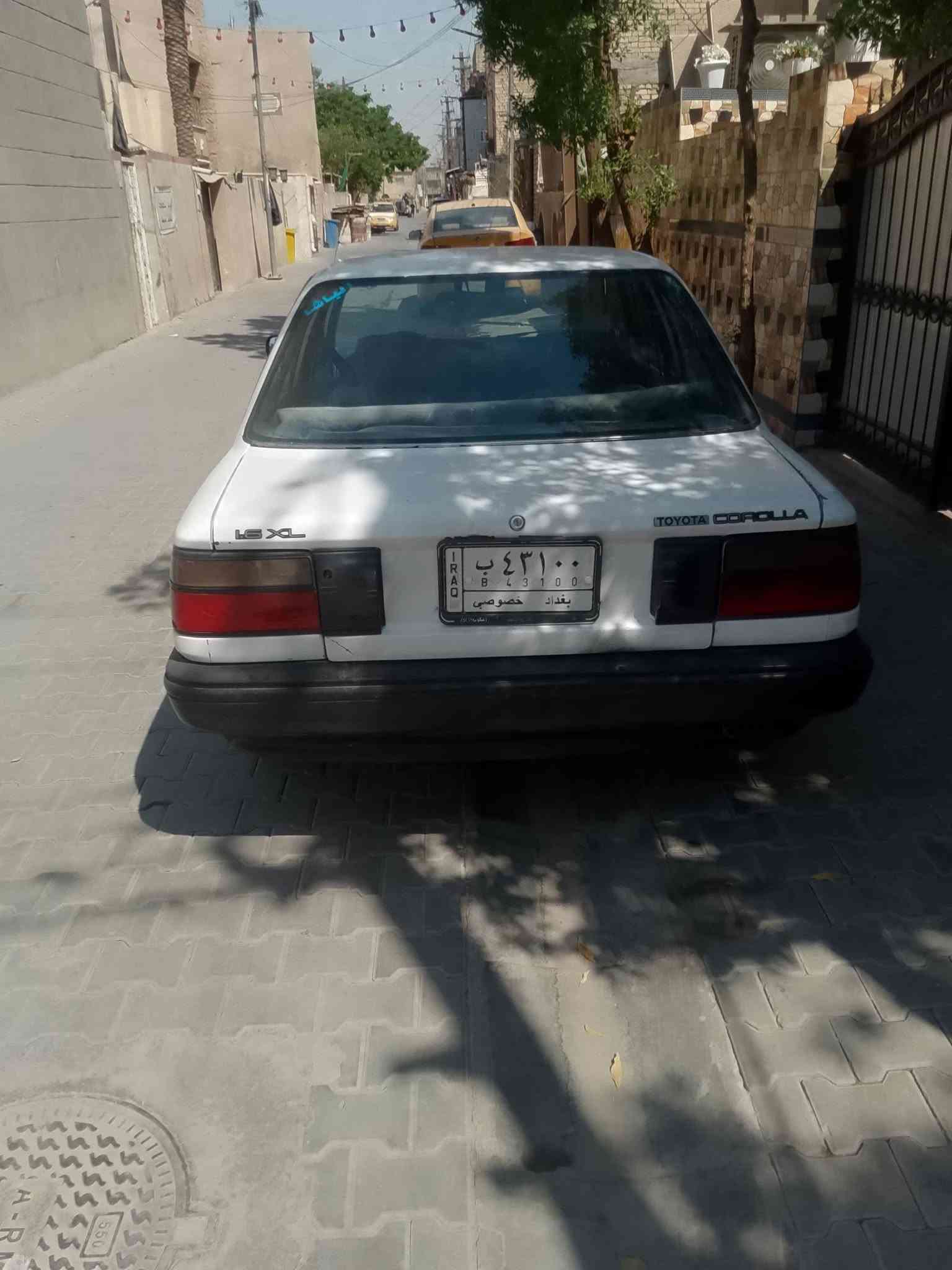 سيارة للبيع كورلا
موديل 1990
يسره بلاد
سياره بلاديه من دعاميها للدعمياء 
سعر 40 ورقه
كلشي نظيف بيها سياره 
رقم الهاتف / ***********
عنوان بغداد جديده رقم فقط على رصيد

