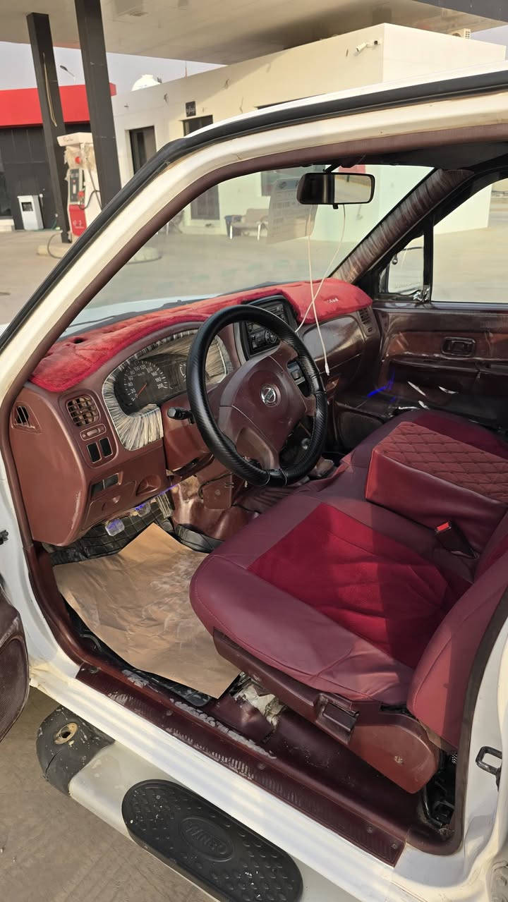 پیکاب نیسان(((2005)))
کتاب مزایدە بەشەرت وەکالە✅ 
بێ بۆیاخە سەیارەکە ساغە
مووسو بڕاوا بەشەرت
گێر مەکینە ئەکسل بەشەرت
4تایەو ویلی لۆکی لەژێرە سەیارەکە 
مەکینە بەخاخ ناو سور جام کارابای ناو داخلی لۆک ماواتەوە
پشتو پێشی کەپسەی سەیارەکە بێ دەحمو بێ لێ درانە 
تەبریت ساردوو گەرم بەشەرت دووکەڵ بوخار بەشەرت📦 
شوێن نزیک ڕانیە ***********_0774997994.ڤایبەر.واتسئاپ
