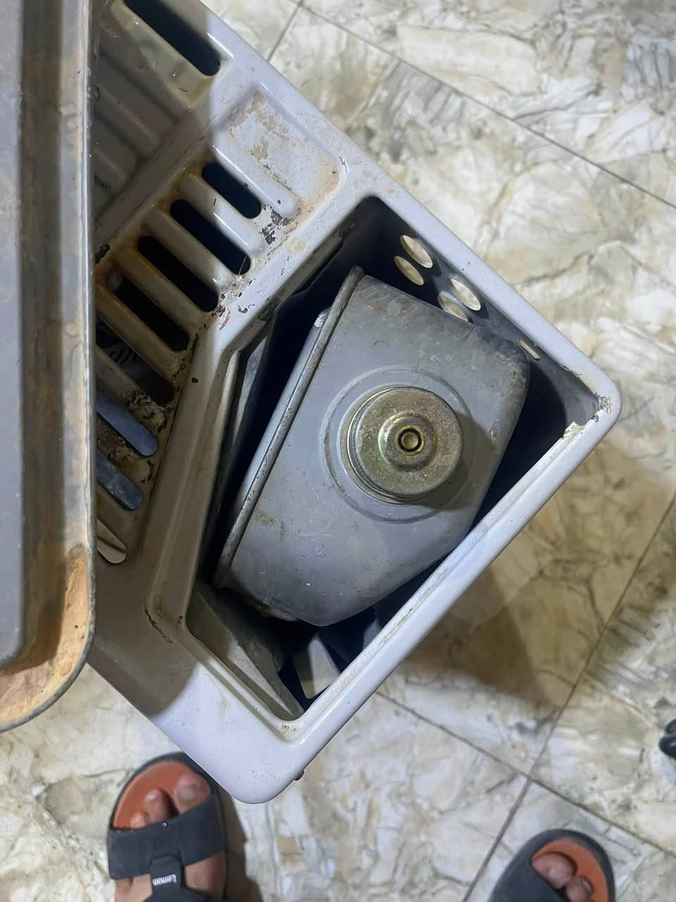 عجانة السعة 20km تنور كهربائي  وتنور غازي منزلي الكهربائي مستخدم الغازي مستخدم مرة واحدةفقط 
سر العجانة ايراني الصنع  300 بيه مجال شي بسيط 
سعر تنور الكهرباء نهايته 20 الف
سعر تنور الغاز 25 عنوان بابل محاويل 
توصيل غير متوفر 
الهاتف ***********
