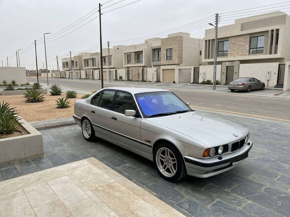 بي إم 525 • فتحة سقف • رقم تكريت