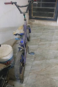 بايسكل جديد نقصه تايرات وبريك ماله بالمكينه السعر 35 الف وبي مجال مكان...
