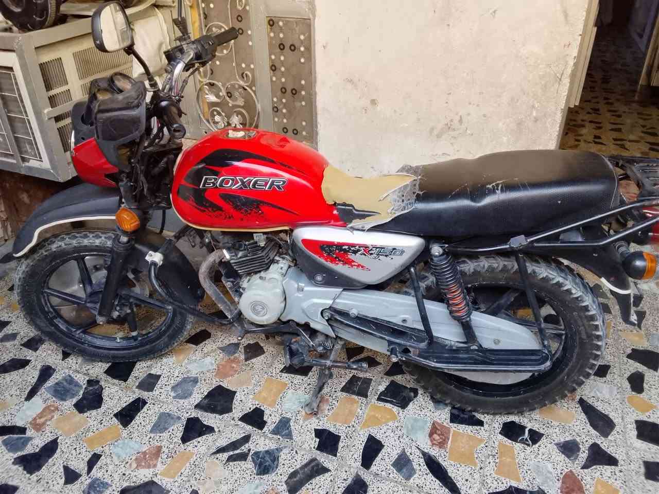 السلام عليكم اخوان دراجه بوكسر موديل 21 اوراق بيها خيط تبخير ونقص باتري حلال وحرام واكفلك مكاني مدينة الصدر الهاتف السعر مليون وربع وبيهاا مجال ***********
