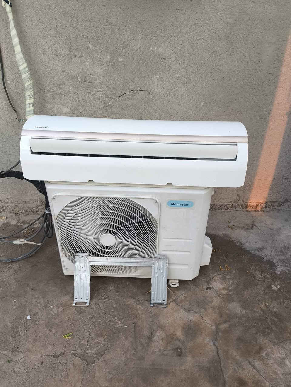 سبلت ميديا نضيف شرط الشغل والضمان شرط جيب المصلح
يفحص السعر 450  للتواصل ***********
