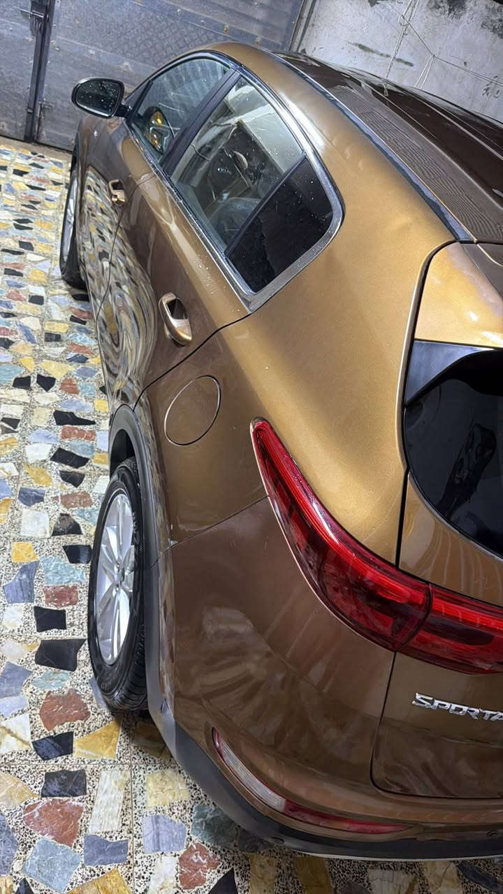 سبورتج موديل 17 للبيع حادثها مثل ما وضح بصوره وبيها باردين هنا انطخت ماشية 105 للاستفسار واتساب ***********
